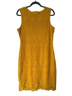 Sharagano Yellow Lace Shift Dress Size 12 Sleeveless Crochet Overlay